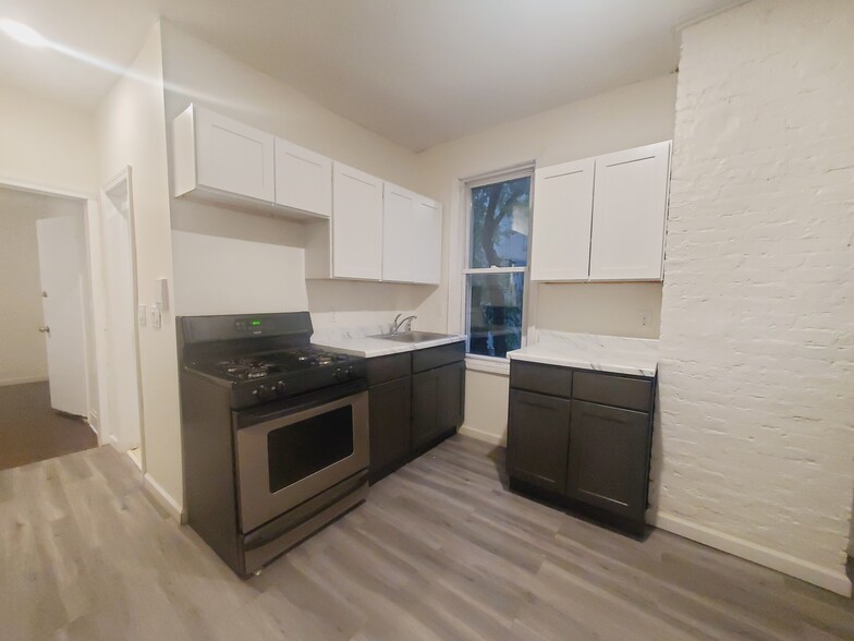 Unit 1 - 115 Ege Ave