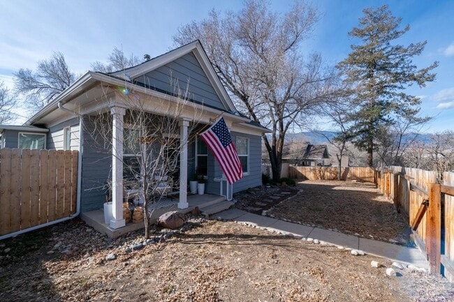 Building Photo - 847 Costilla St