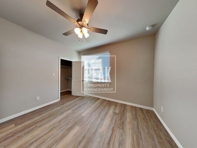 Building Photo - BRAND NEW Willow Crossing Townhomes for Re...