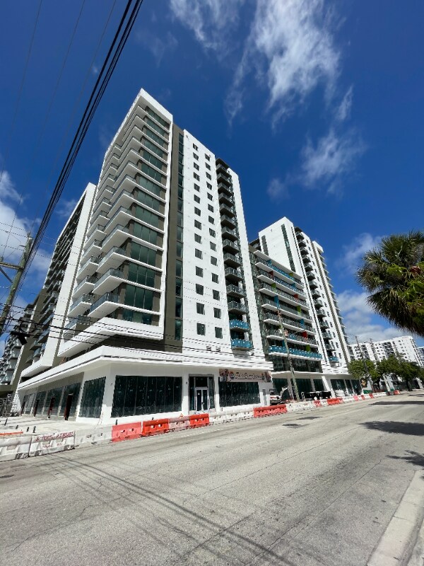 Building Photo - 2220 NE 2nd Ave