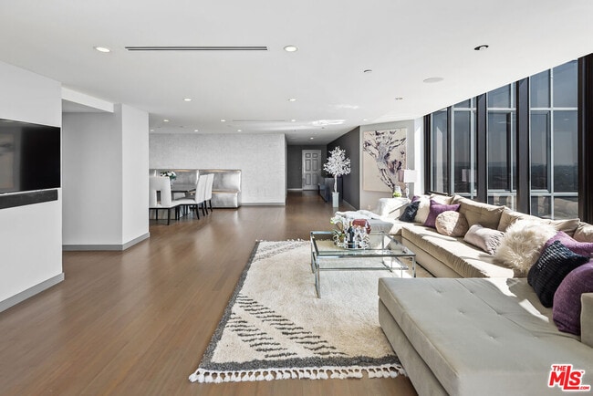 Building Photo - 10724 Wilshire Blvd