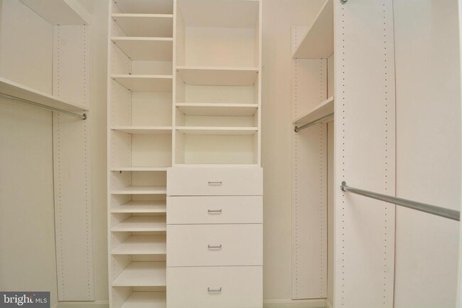 Building Photo - 2701 Bellforest Ct