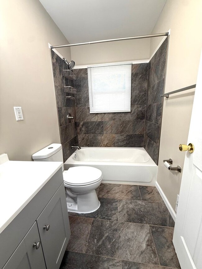 Building Photo - RENOVATED DUPLEX!