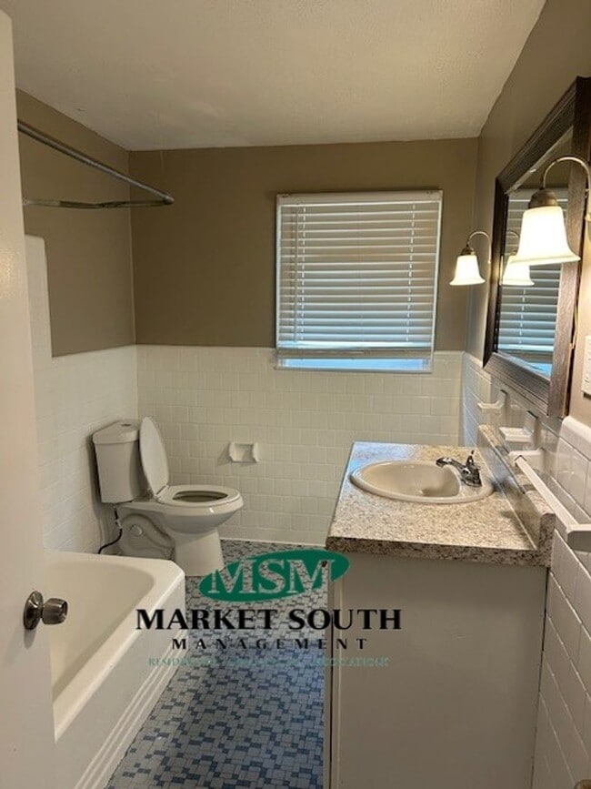 Building Photo - ~~APPLICATION PENDING~~Midtown single fami...