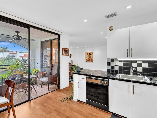 Building Photo - 3558 Magellan Cir