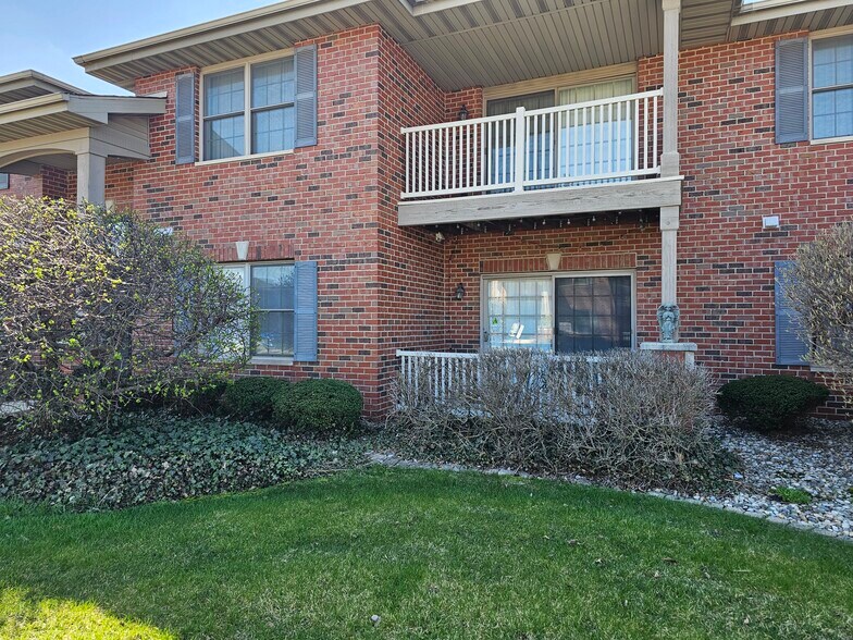 Building Photo - 607 Cambridge Ct