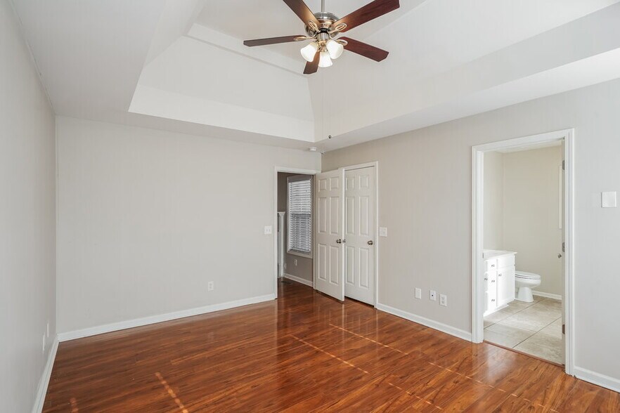 Building Photo - 268 Iris Dr