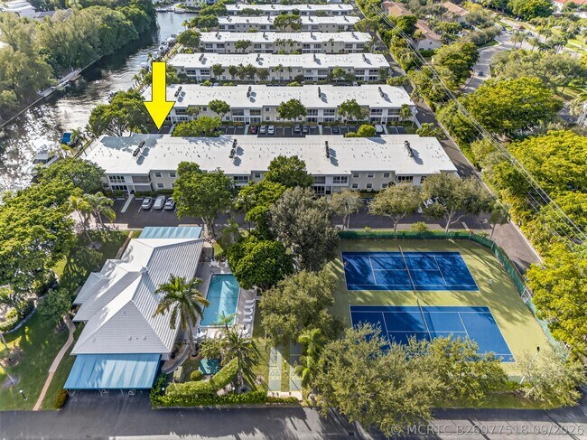 Building Photo - 6417 Bay Club Dr