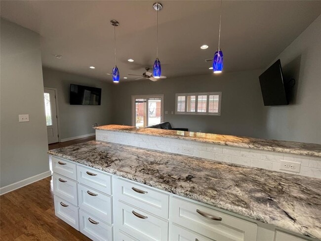 Building Photo - 5014 Evans Ave