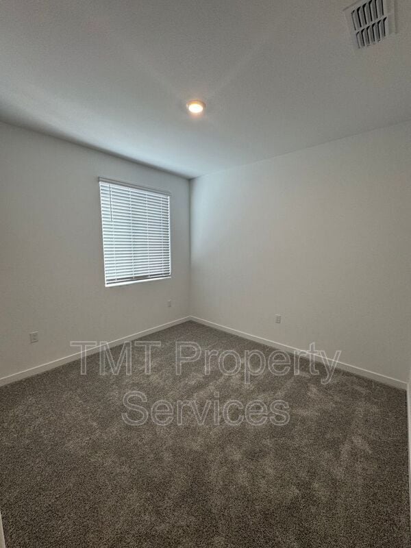 Building Photo - 867 Lk Pk Cir