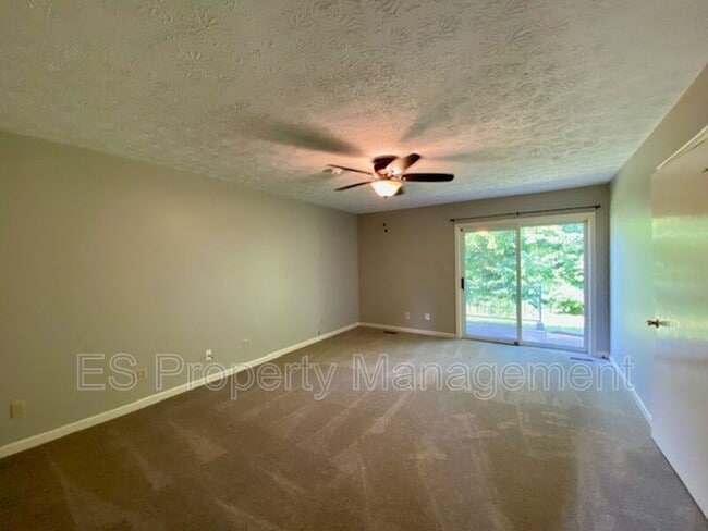 Building Photo - 6110 Munsee Ln