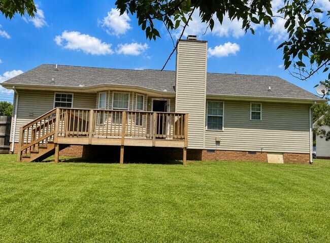 Building Photo - 2651 Derby Dr