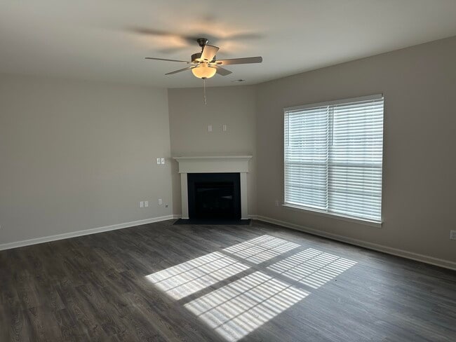 Building Photo - 2470 Dittany