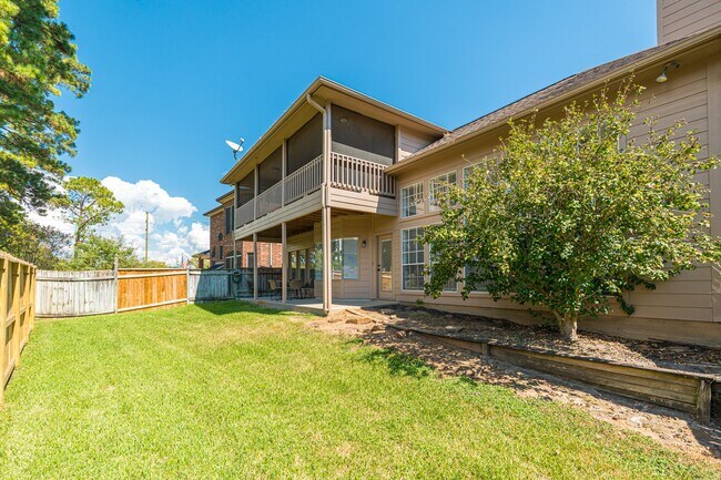 Building Photo - 3631 Country Club Blvd