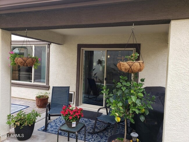 Building Photo - 16345 W Latham St