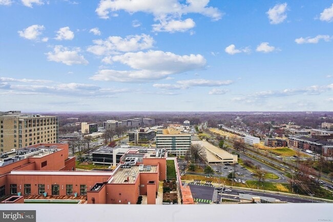 Building Photo - 930 Rose Ave