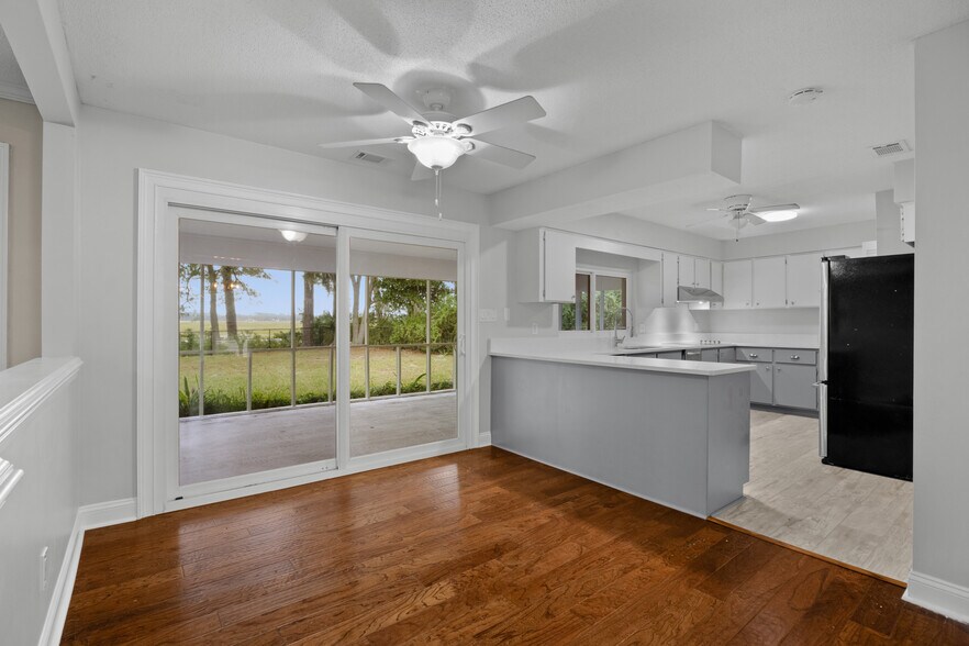 Building Photo - 1529 Whitfield Park Cir