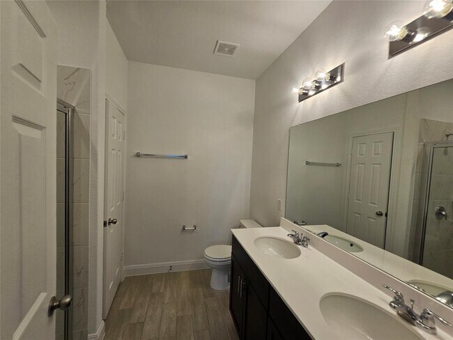 Building Photo - 1512 Brimhurst Dr