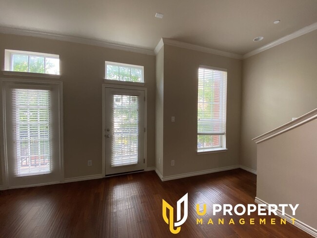 Building Photo - 15831 Breedlove Pl