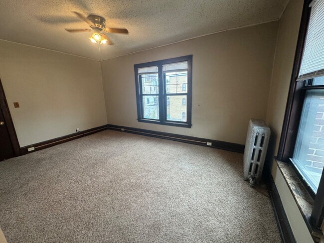 Building Photo - "Charming 410 Sq Ft Studio in the Heart of Minneapolis – Ideal Urban Living!"