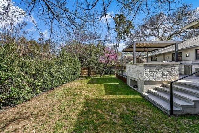 Building Photo - 3102 Foxfire Dr