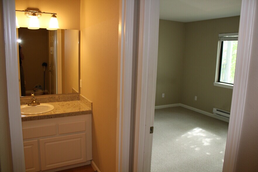 Building Photo - 10232 SE Talbert St