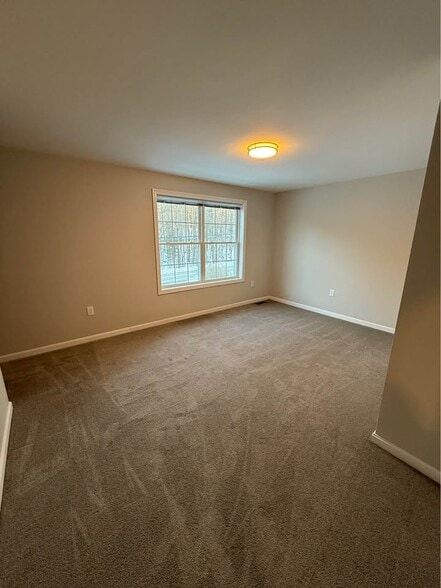 Building Photo - 86 Reservoir Dr