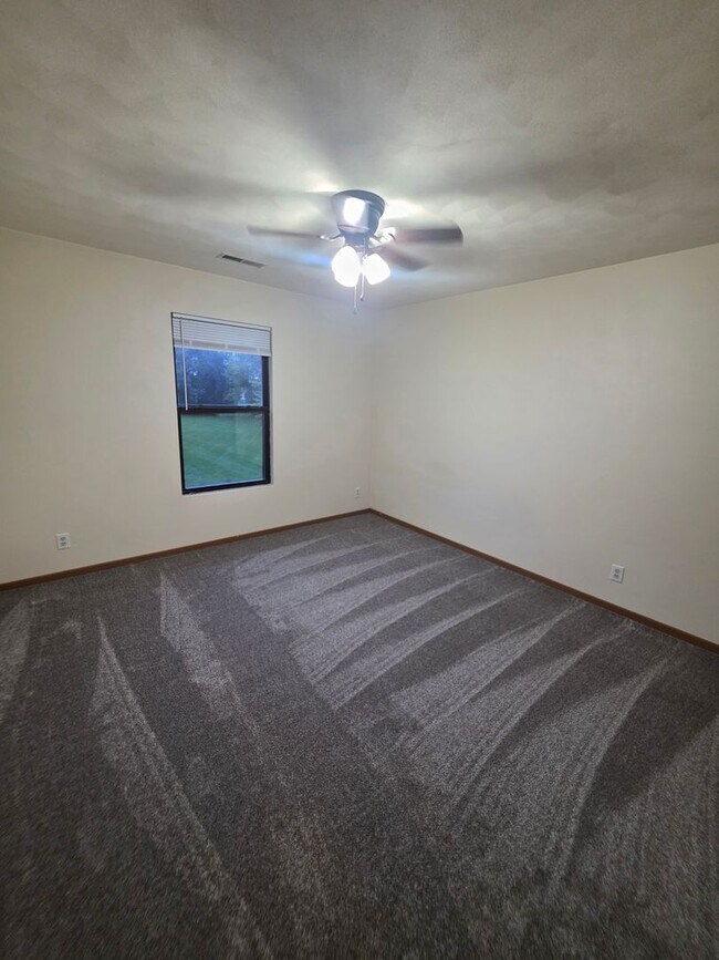 Building Photo - 515 Bienterra Trail