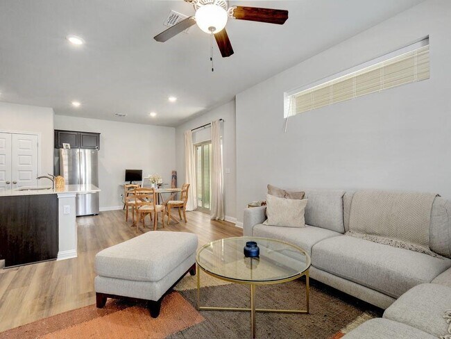 Building Photo - 7913 Mellencamp Dr