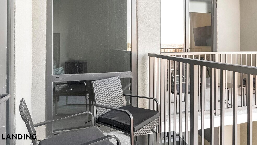 Building Photo - 1007 S Mint St