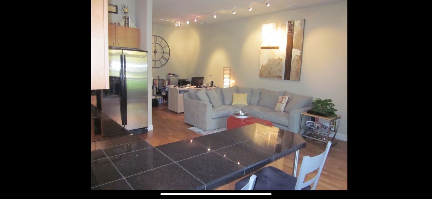 Building Photo - 5401 S Park Terrace Ave