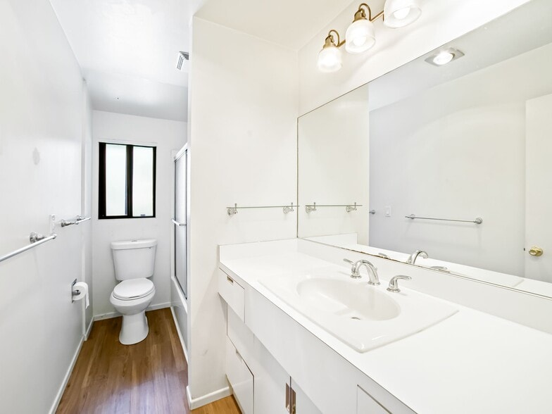 Bathroom - 9316 SW 8th Dr
