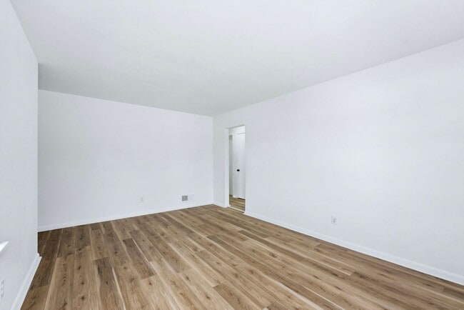 Building Photo - Updated 3 BR with Garage & Basement