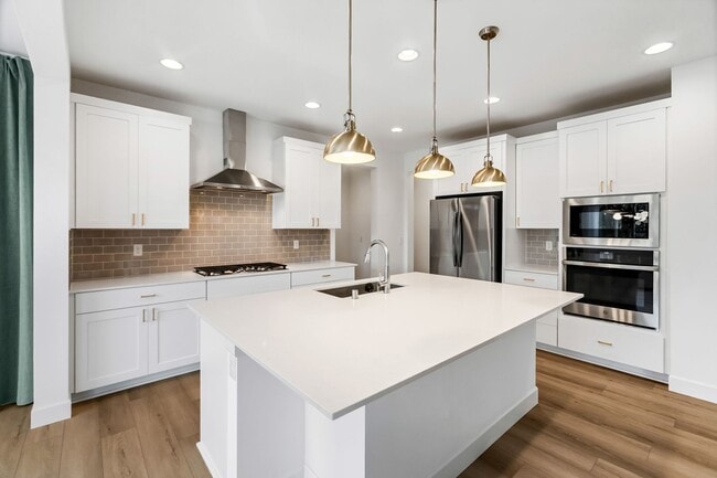 Building Photo - Spacious Two-Story in Port Orchard