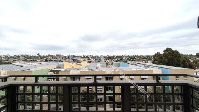 Building Photo - Desirable North Park Condo with Amazing Vi...