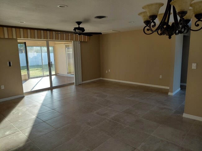 Building Photo - 3513 SE 22nd Ave