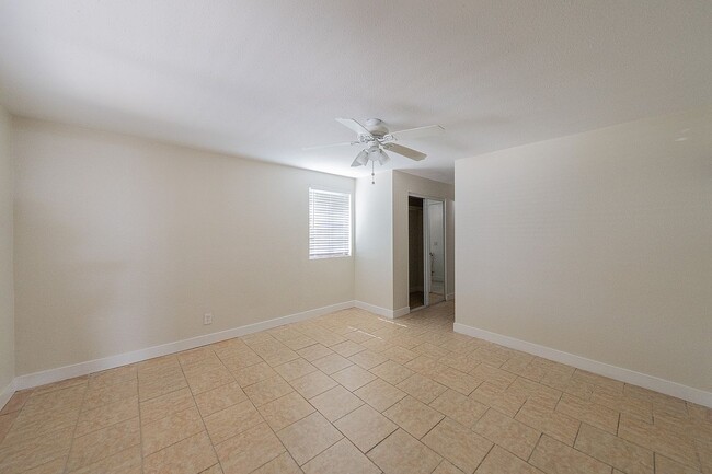Building Photo - 14039 Burton St