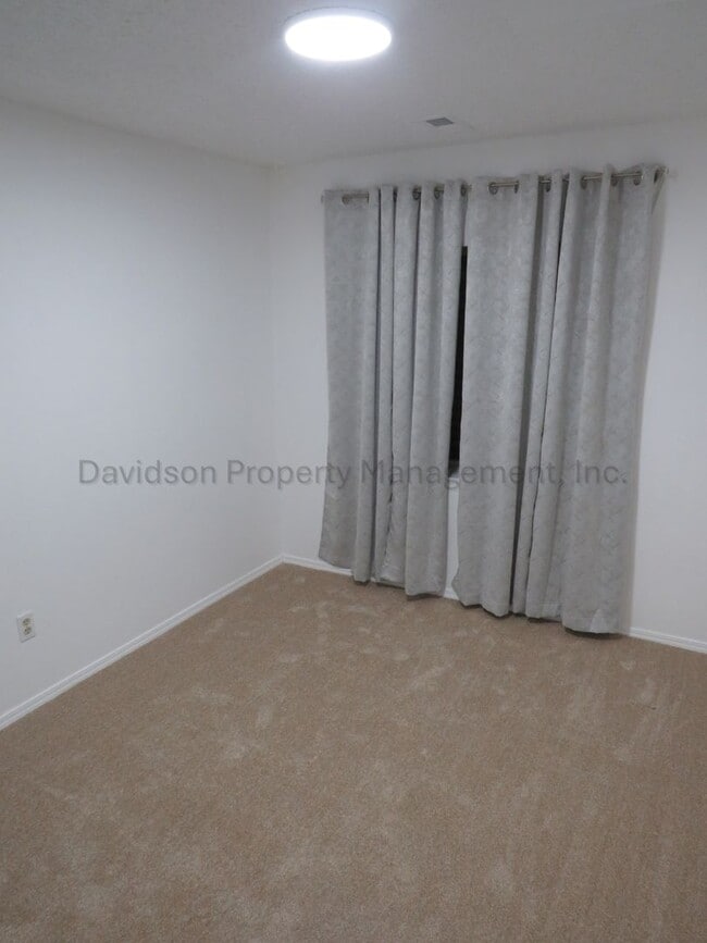 Building Photo - 2135 W Platte Ave