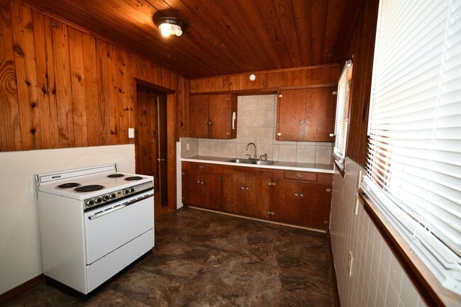 Building Photo - 720 Live Oak St