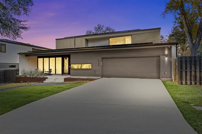 Primary Photo - 5704 Driftwood Dr