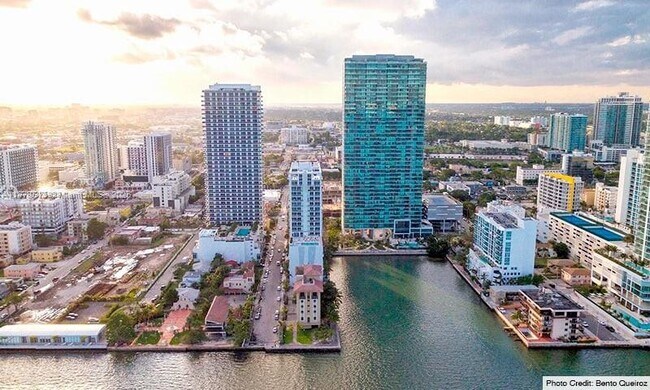 Building Photo - 460 NE 28th St