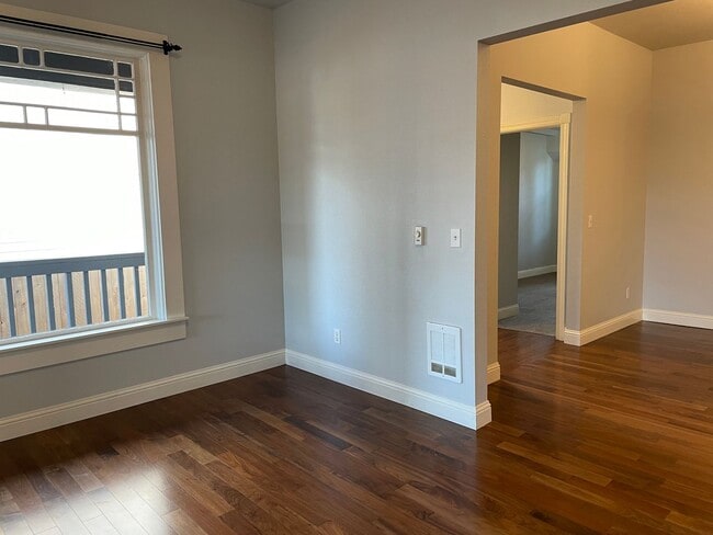 Building Photo - M1614 #1-3