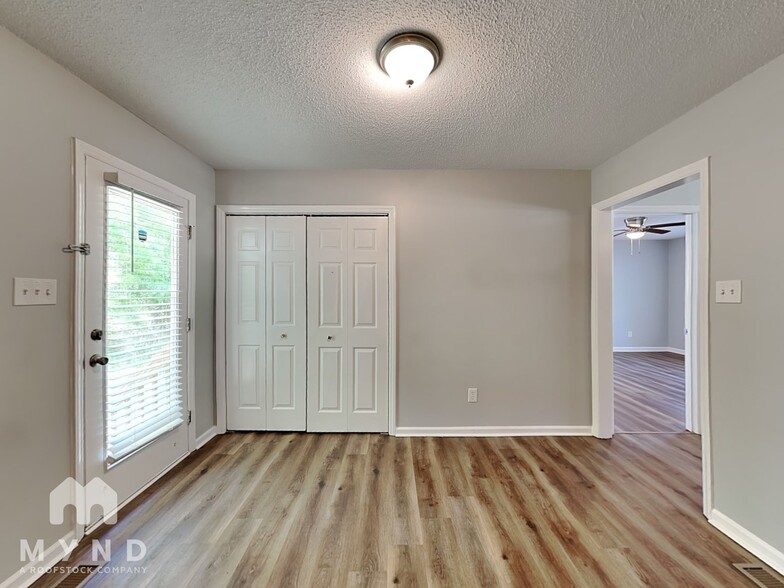 Building Photo - 123 Cambridge Elm Dr