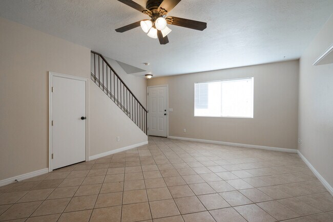 Building Photo - Utilities Included! Beautiful 2 Bedroom Townhome in Ivins