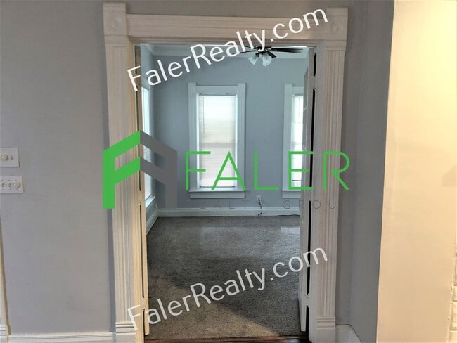 Building Photo - Huge 2-bedroom home with beautiful finishes