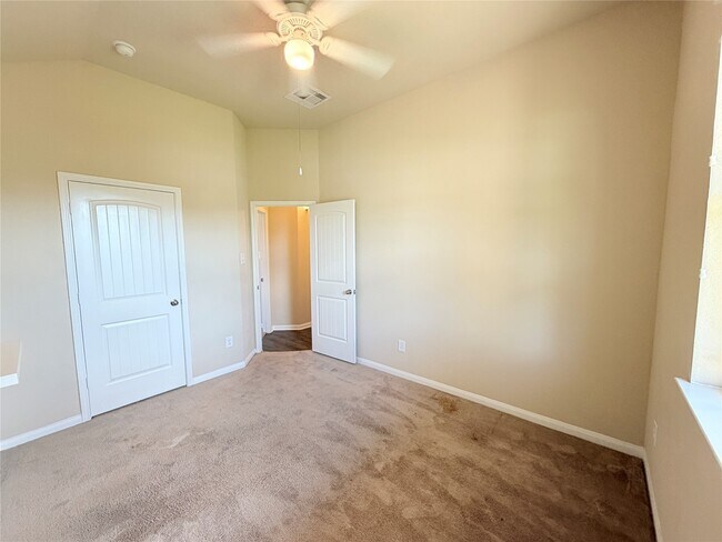 Building Photo - 15613 All Star Dr