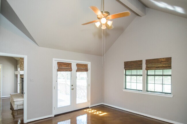 Building Photo - 39 Palmer Ln