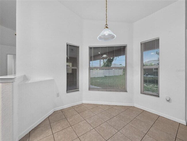Building Photo - 13405 SW 86th Ave