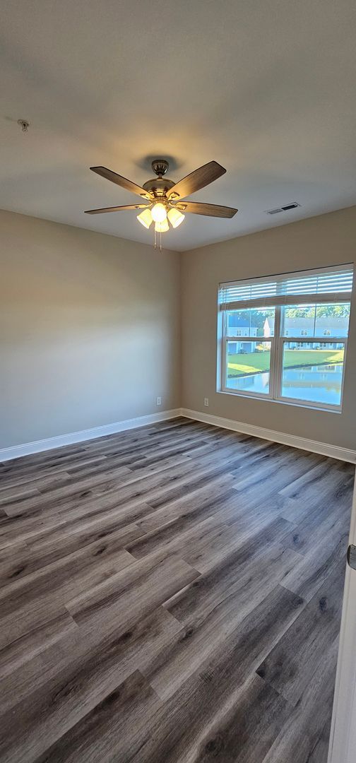 Building Photo - Beautiful 3BR/2BA Condo with Scenic Pond V...