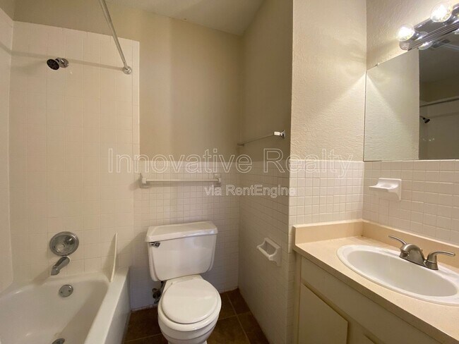 Building Photo - 412 Banyon Tree Cir